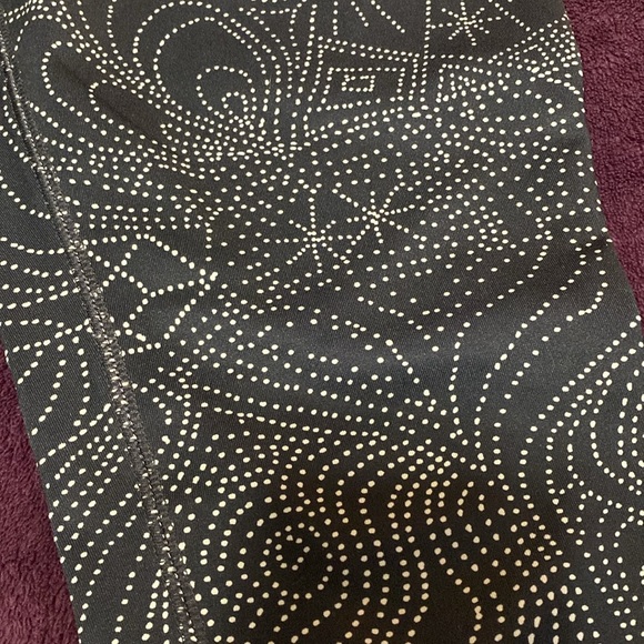 Mossimo Supply Co. Patterned Leggings-M - Picture 4 of 5